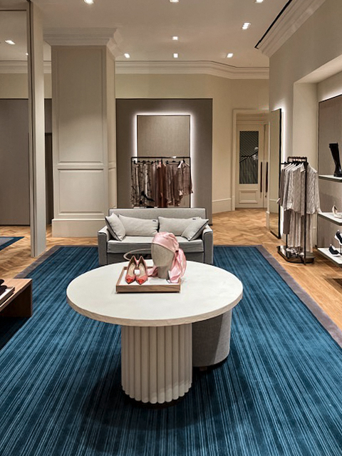 Kiton - TOKYO - Tokyu Plaza Ginza
